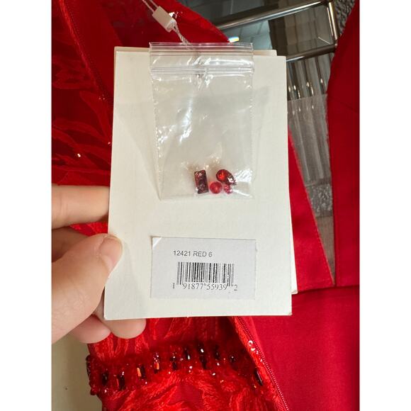 MAC DUGGAL NWT Evening Gown 12421 Red Sparkle Embellished Size 6 $798 MSRP - Picture 11 of 14